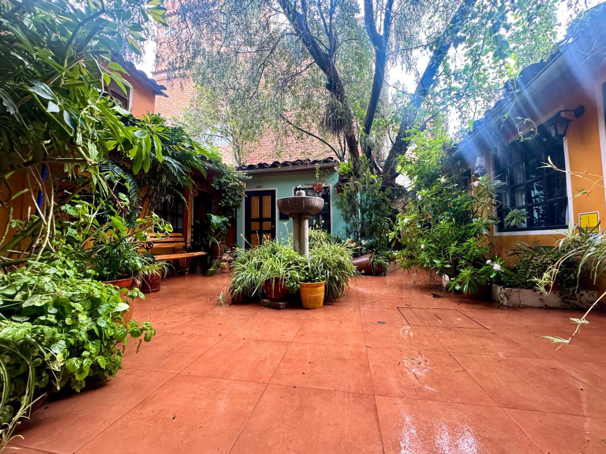 Hotel Churup Huaraz  Buitenkant foto