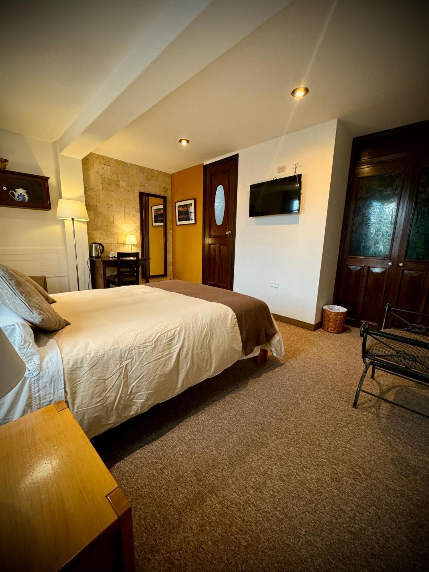 Hotel Churup Huaraz  Buitenkant foto